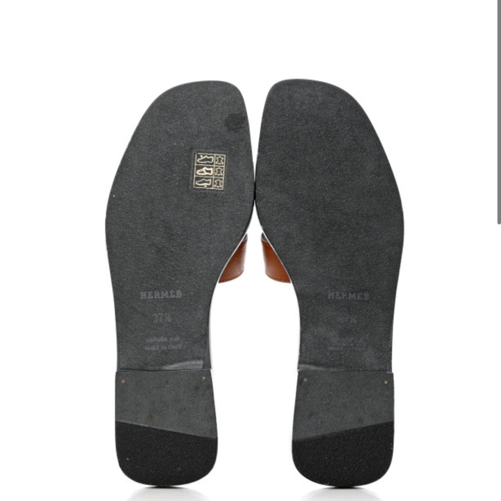 HERMES
Epsom Oran Sandals 37.5 Naturel - Picture 8 of 12